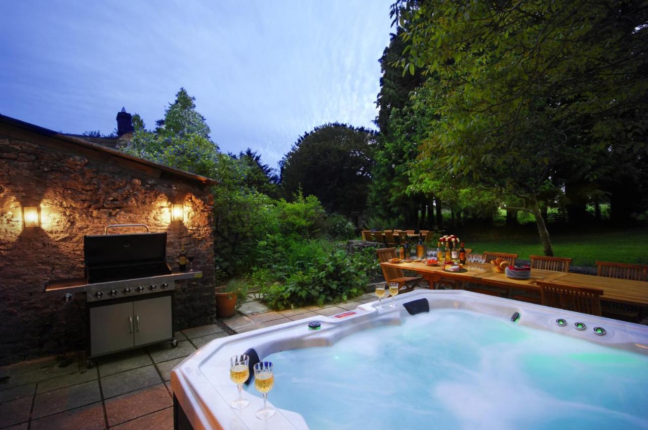 Topside House - Beautiful 7 Bedroom House With Hottub Wifi And Parking Near Bath Wells Frome Oakhill Exterior photo